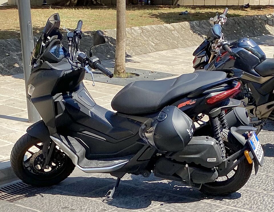 Aprilia SR GT 125