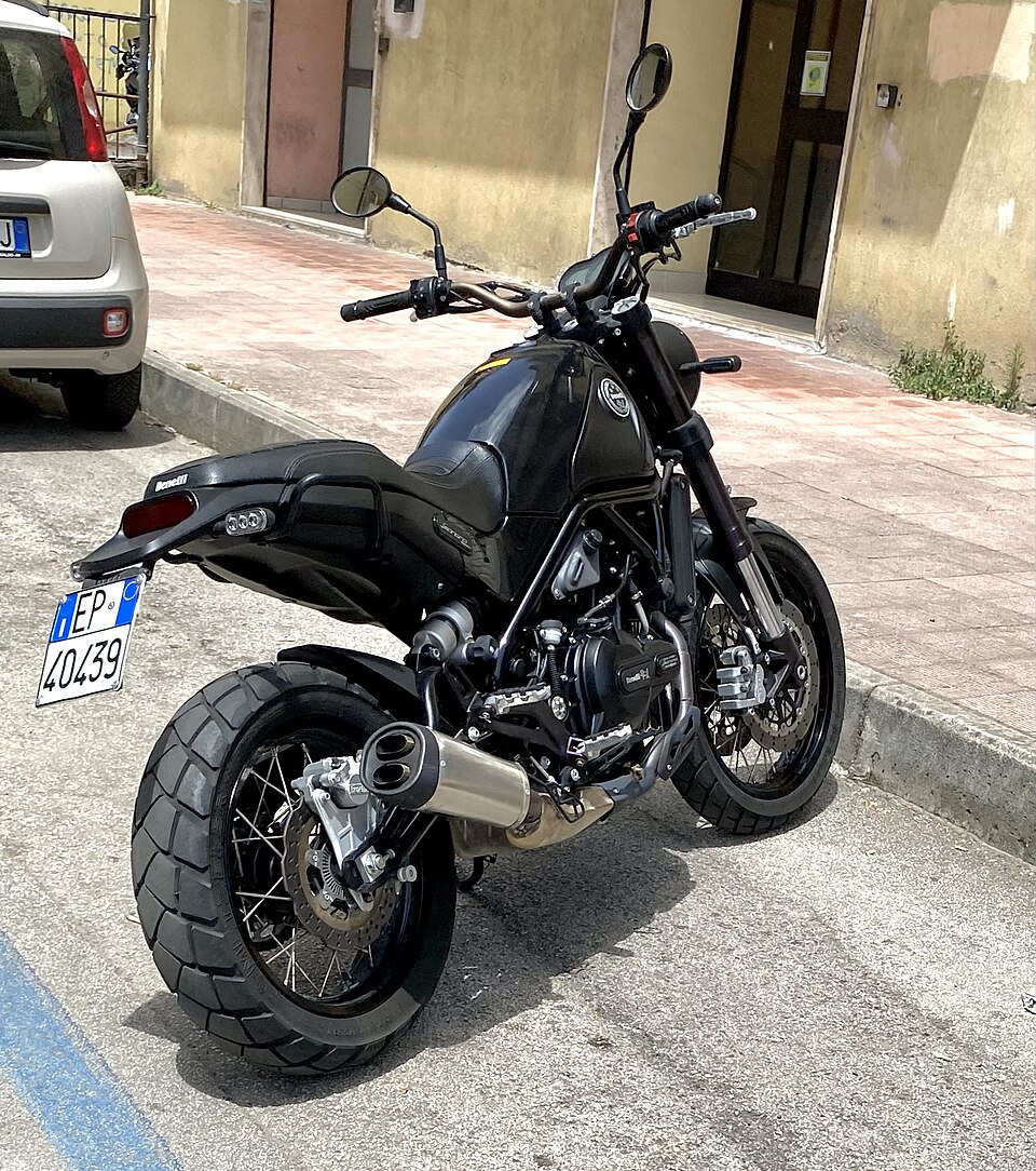 Benelli Leoncino 500 / Leoncino 500 Trail
