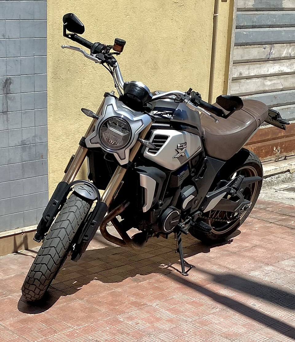 CFMoto 700CL-X (Heritage / Sport / Adventure)