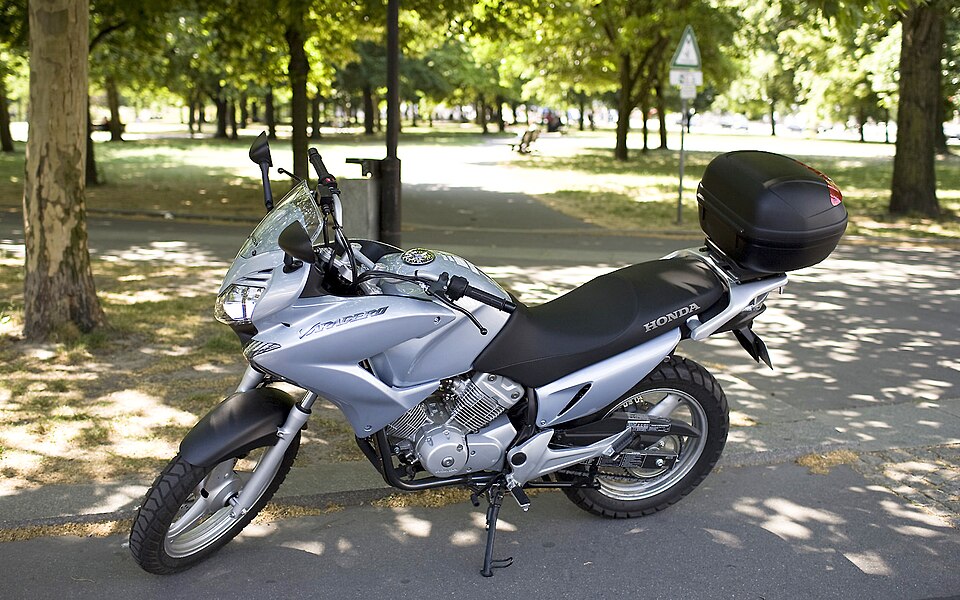 Honda XL125V Varadero 125 (JC32)
