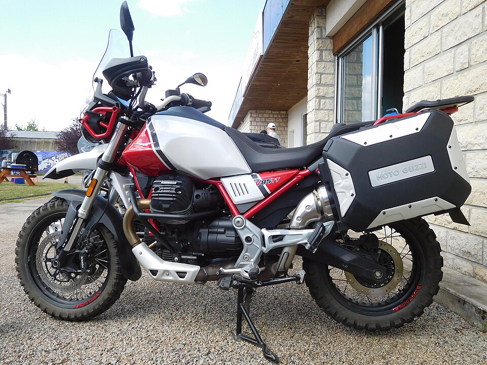 Moto Guzzi V85 TT (Evocative / Travel / Strada)