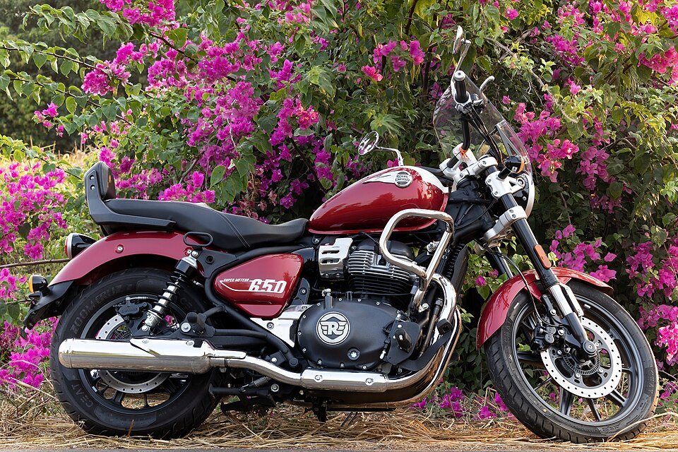 Royal Enfield Super Meteor 650 (Astral / Interstellar / Celestial)