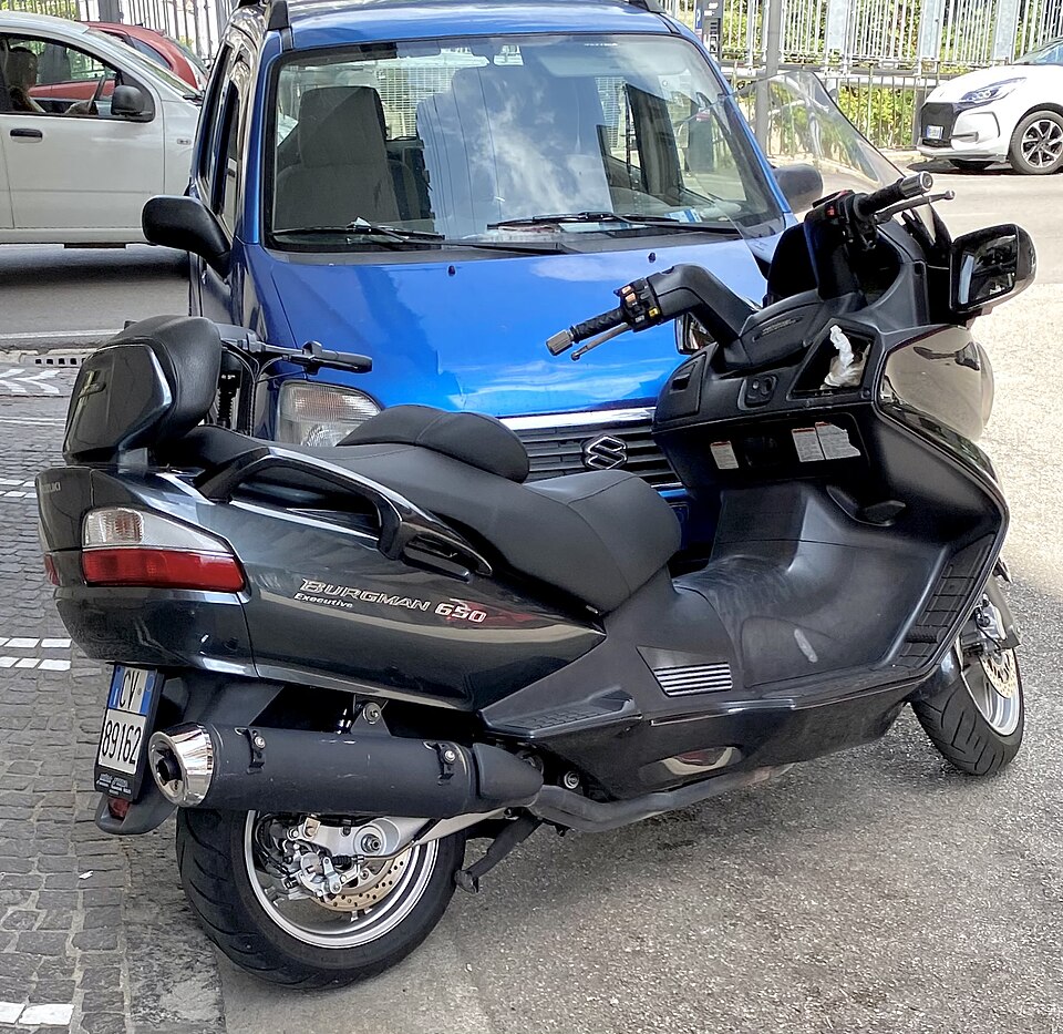 Suzuki Burgman 650 (AN650)